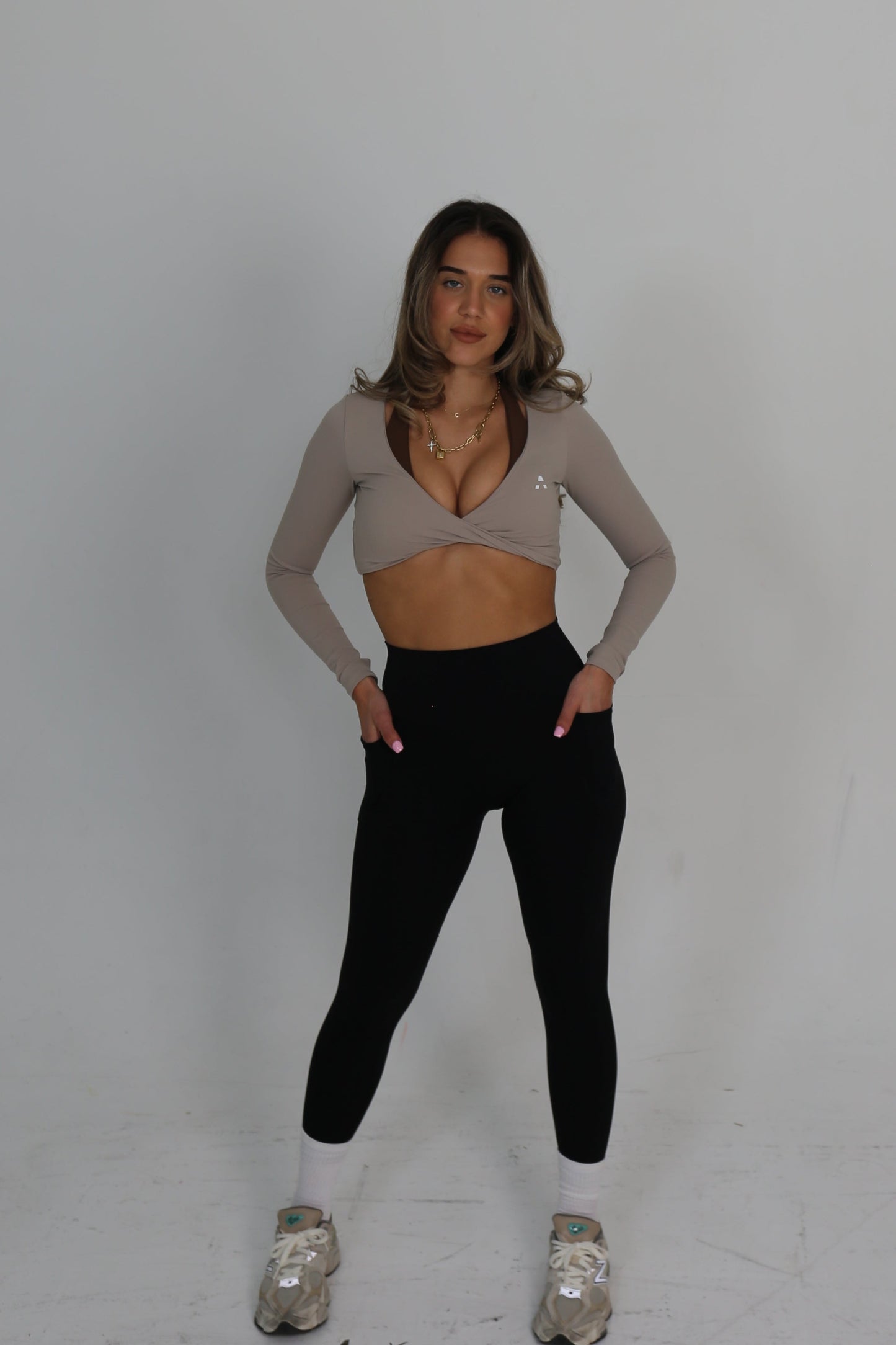 LIMITLESS LEGGINGS (POCKETS) - OBSIDIAN