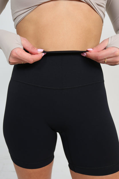 ALEGRA SHORTS - OBSIDIAN